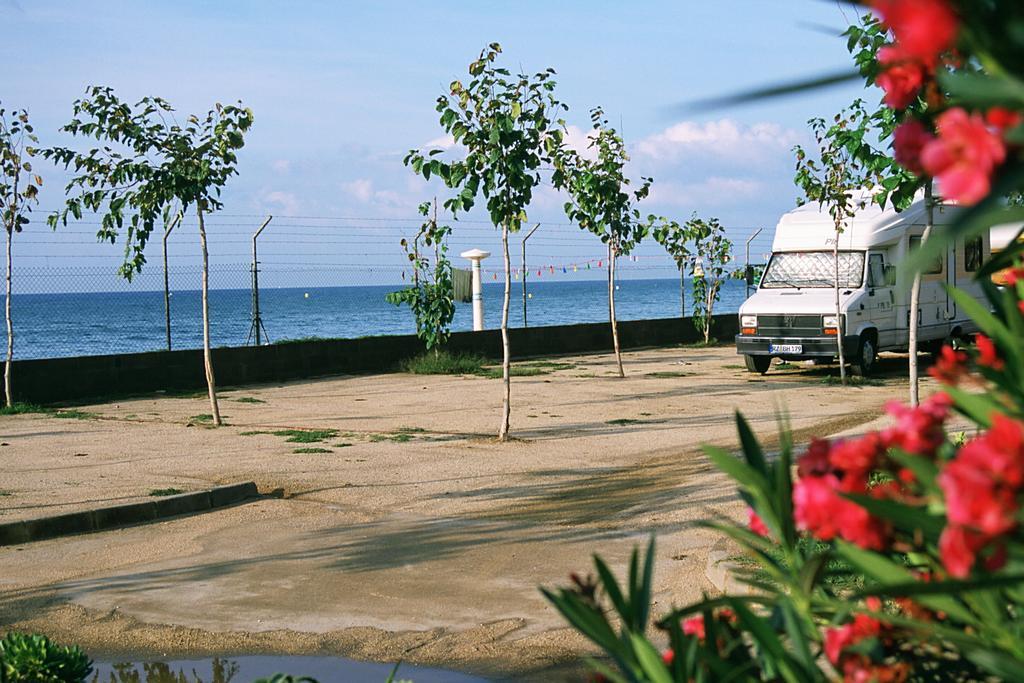 Camping Senia Caballo De Mar Pineda de Mar Eksteriør billede